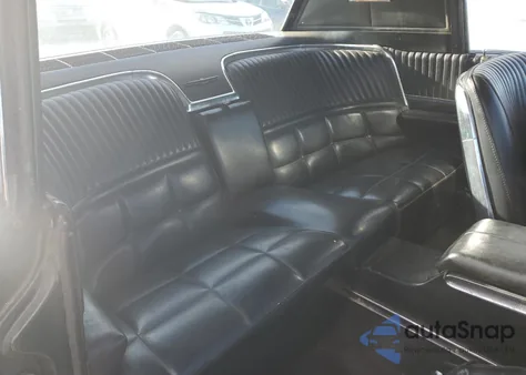 1966 Ford Thunderbir from USA, damaged, VIN 6Y87Z127070